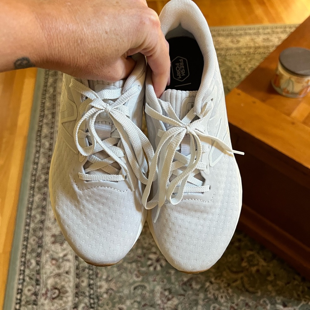 New Balance Women's Cream Sneakers - Picture 2 of 7